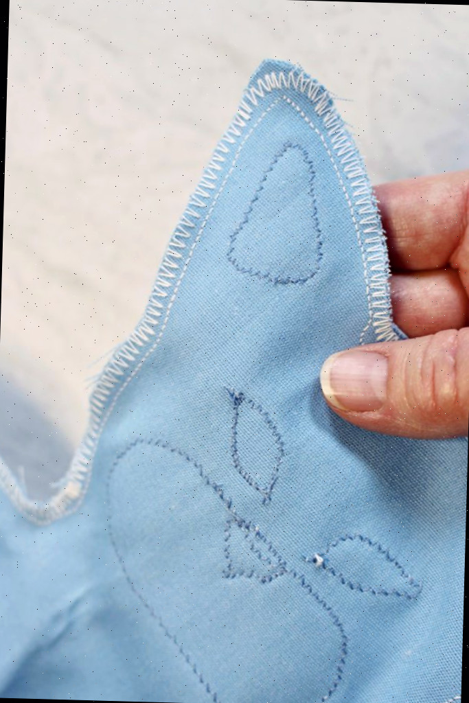 Costure as duas peças do fantoche juntas | Welcome to Nana's #WelcometoNanas #Hand #Puppet #Free #Sewing #Pattern #Kids #Craft #DIY