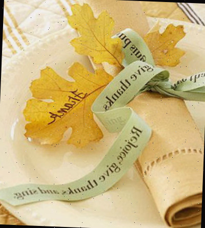 personalized napkin holders Fita de ser grato envolve um guardanapo. Adoro os nomes nas folhas!