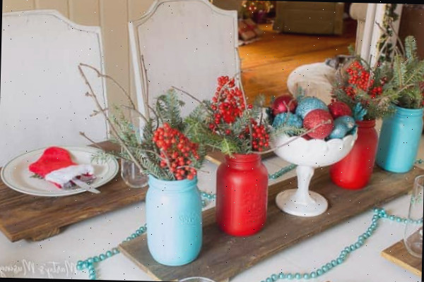 Um vaso de flores sobre uma mesa