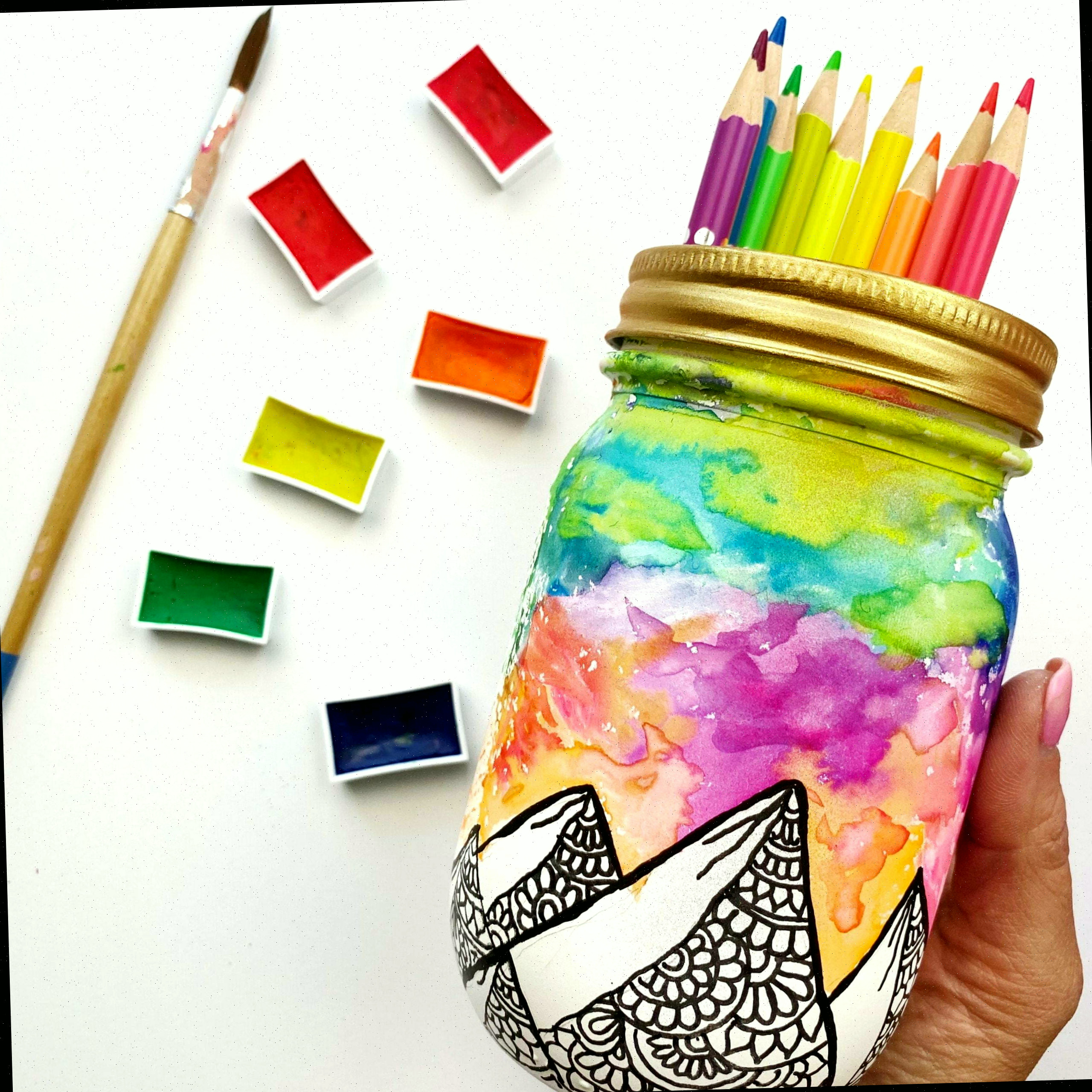 Como Pintar Aquarelas em Frascos de Conserva