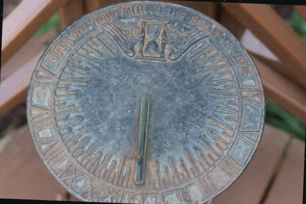 Um close-up de uma estátua