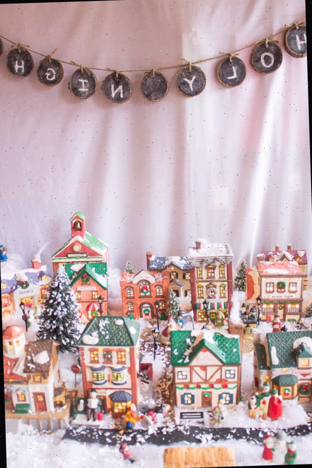 Exibição de vila de Natal sob luz natural