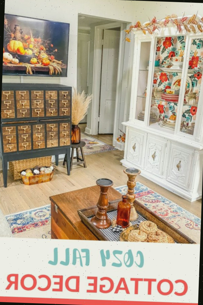 Sala de estar com decoração aconchegante de outono para chalé