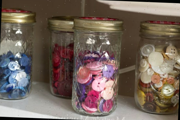 Uma lata de comida, com Artesanato e Organização