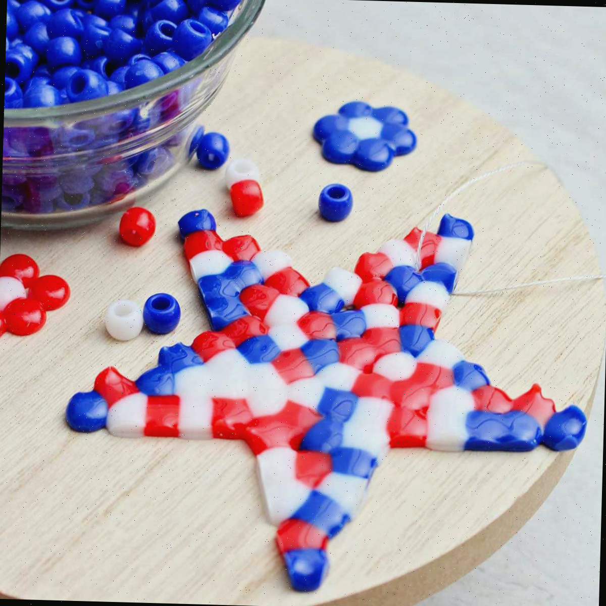 Artesanato de Beads Derretidos para o 4 de Julho
