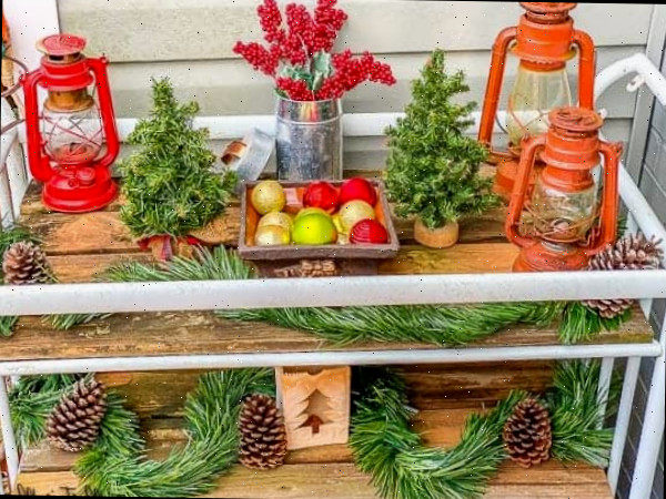Estas 5 sugestões simples e acessíveis para ornamentar o exterior durante o Natal envolvem aproveitar o que você já possui com elementos naturais gratuitos!