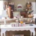 Uma sala de estar com móveis e uma lareira