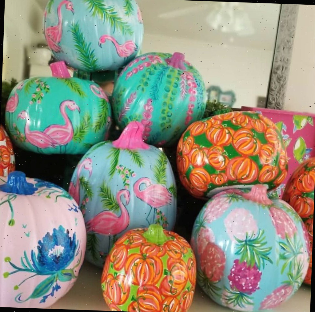 abóboras vivas pintadas com flamingos e flores