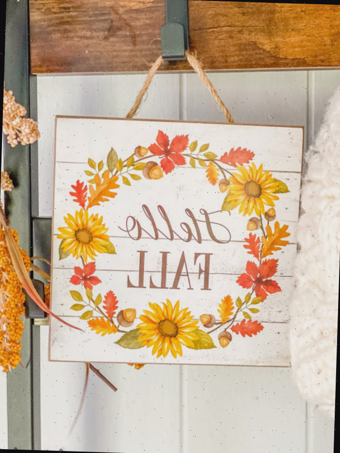 Olá, outono, com detalhe de madeira quadrado e flores