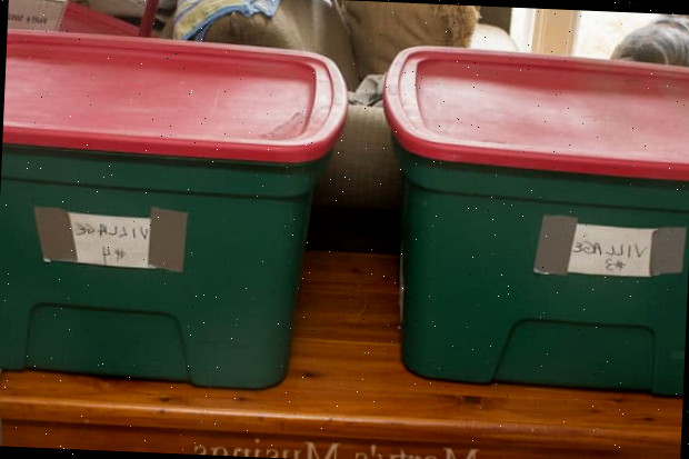 Caixas de Natal verdes e vermelhas