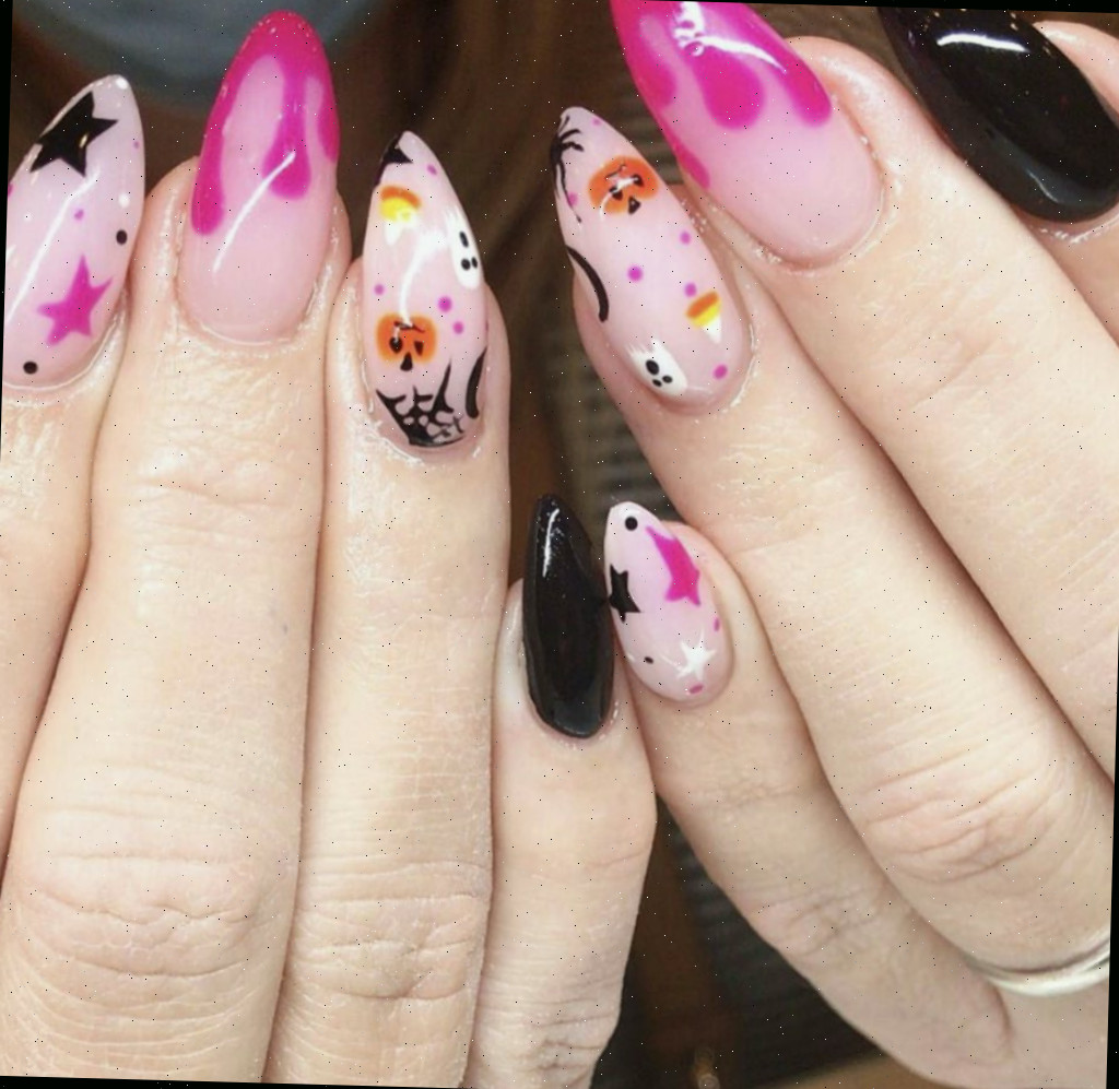 manicure rosa e preta de Halloween, adorável e assustadora