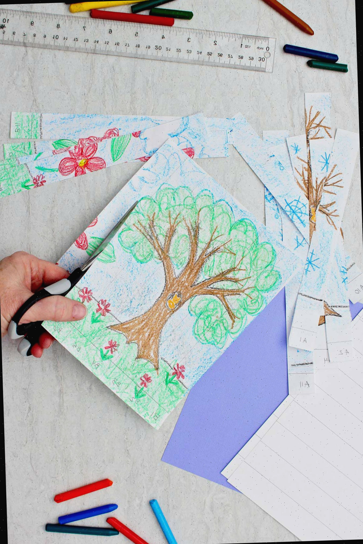 Indivíduo cortando o desenho da primavera em tiras rotuladas como "B1, B2, B3 etc"