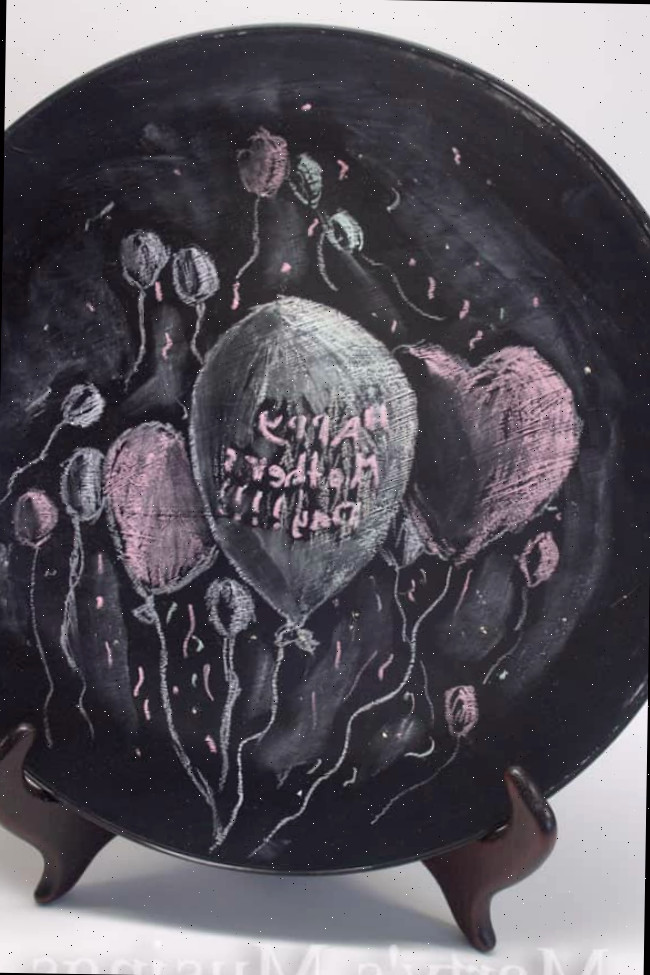 Prato para o Dia das Mães com tinta de quadro-negro para vidro de Marty's Musings
