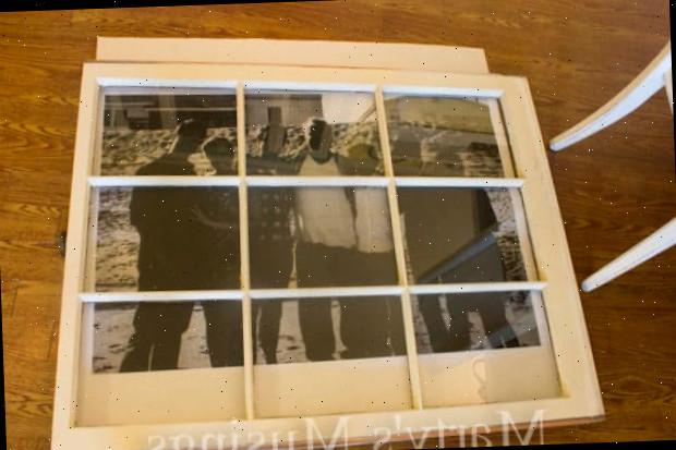 Moldura de Foto de Janela Antiga