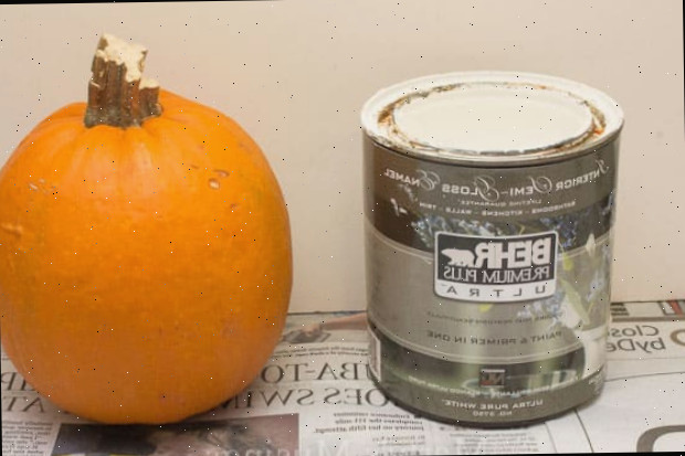 Um copo de suco de laranja, com abóbora e Behr