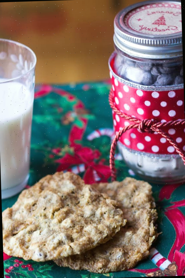 Presente em pote de vidro tipo mason pint e mistura de biscoitos com gotas de chocolate - Marty's Musings