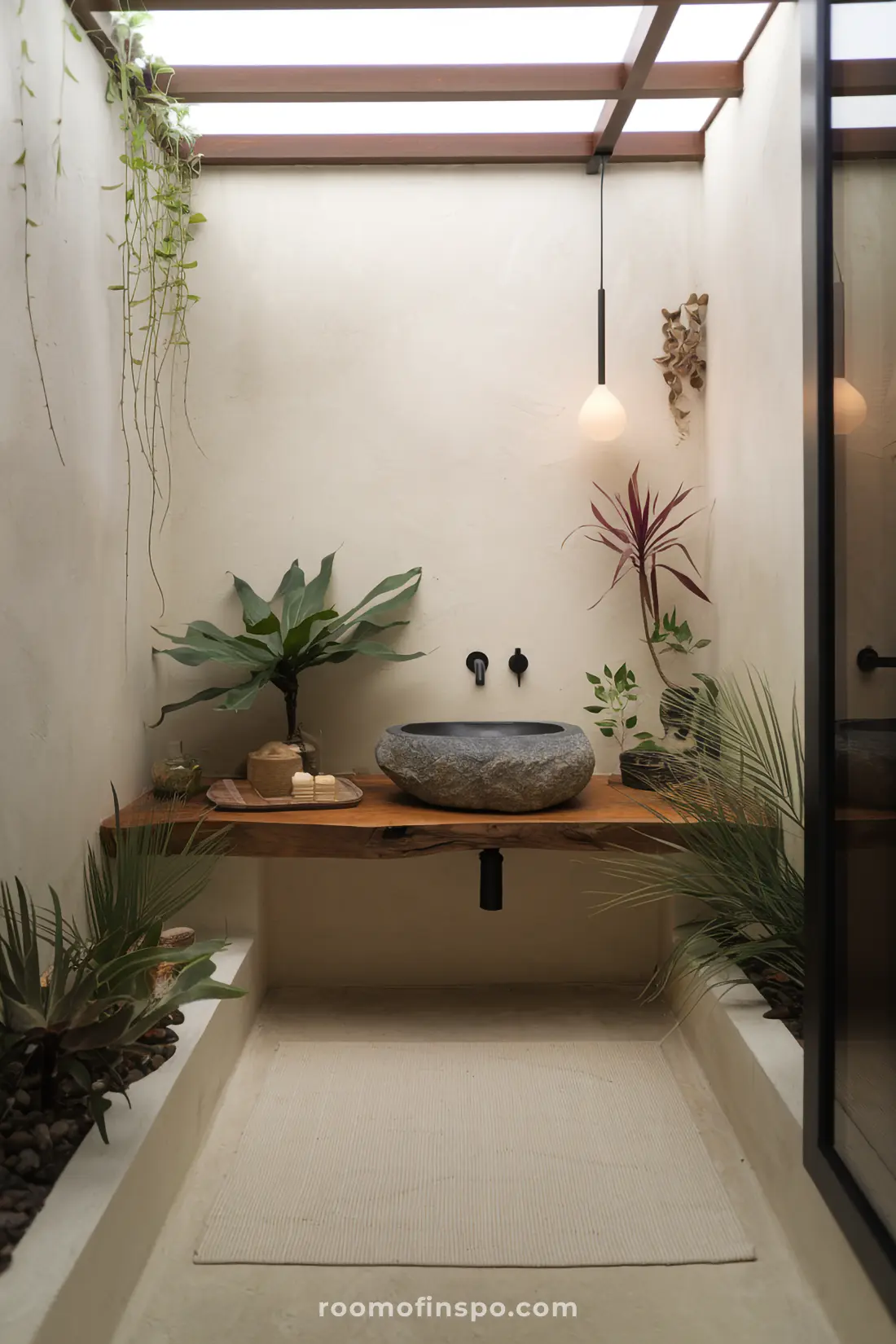 Banheiro Zen Japandi com elementos naturais e iluminação relaxante.