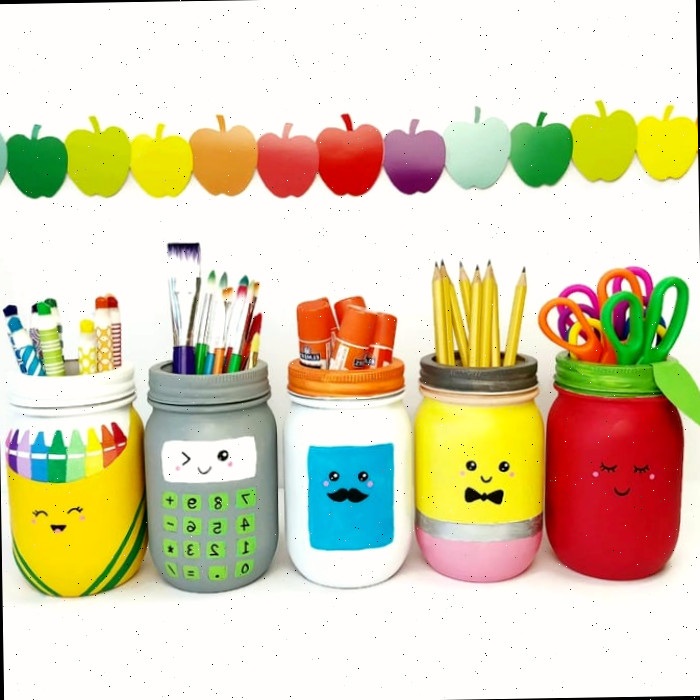 Artesanato com Jarras de Conserva Escolar para materiais escolares, volta às aulas, apreciação de professores, presentes para professores e decoração de sala de aula.