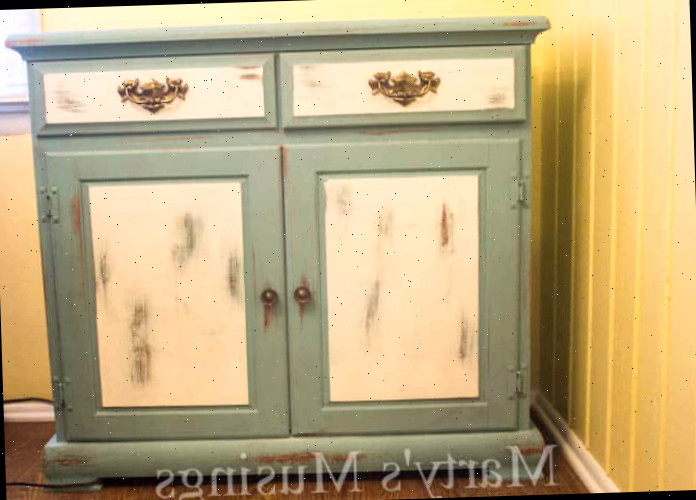 Buffet de Cozinha Pintado com Tinta de Giz: Transformação Barata e Fácil!