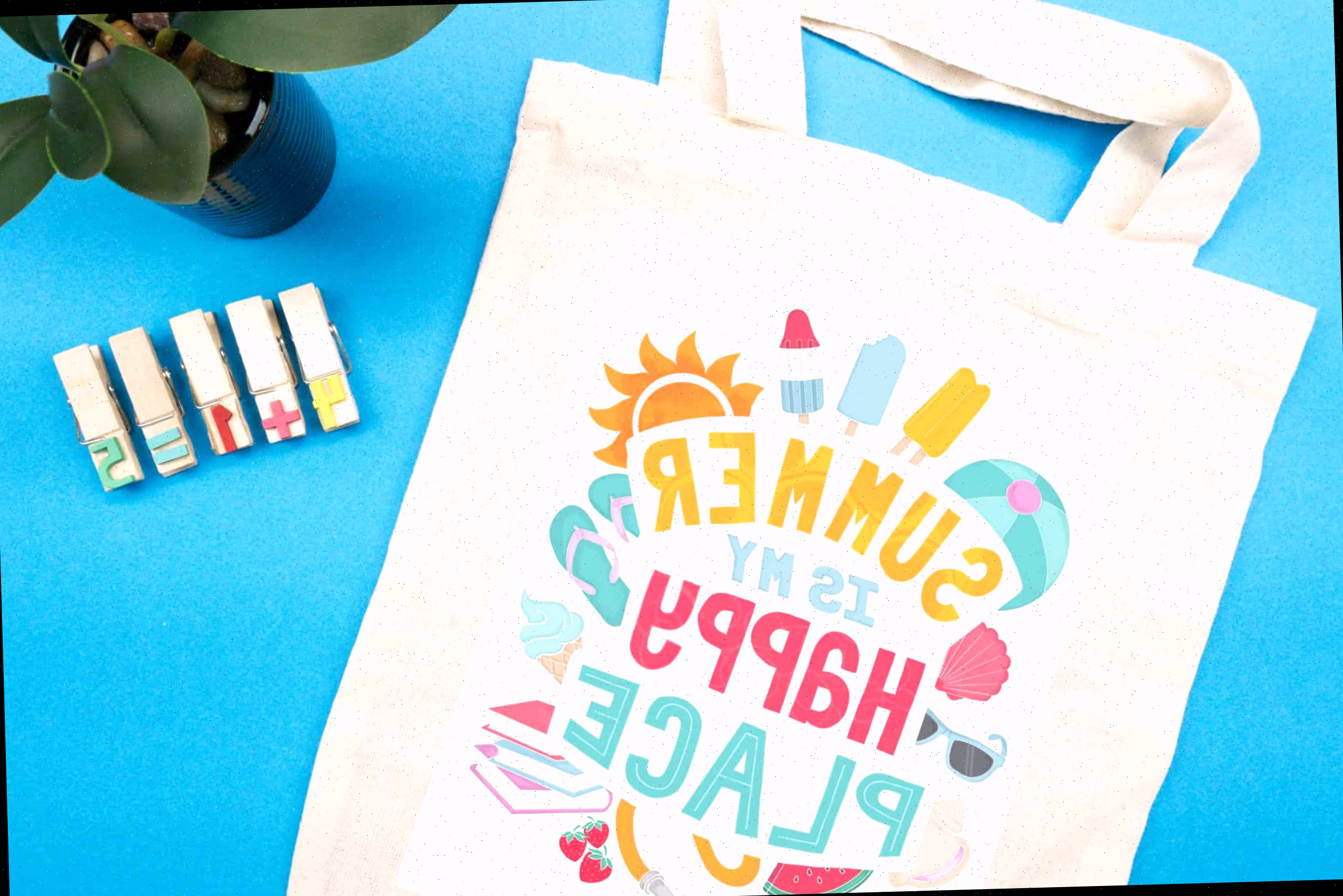 Bolsa de juta com arte colorida que diz, 'Verão é meu refúgio feliz.'