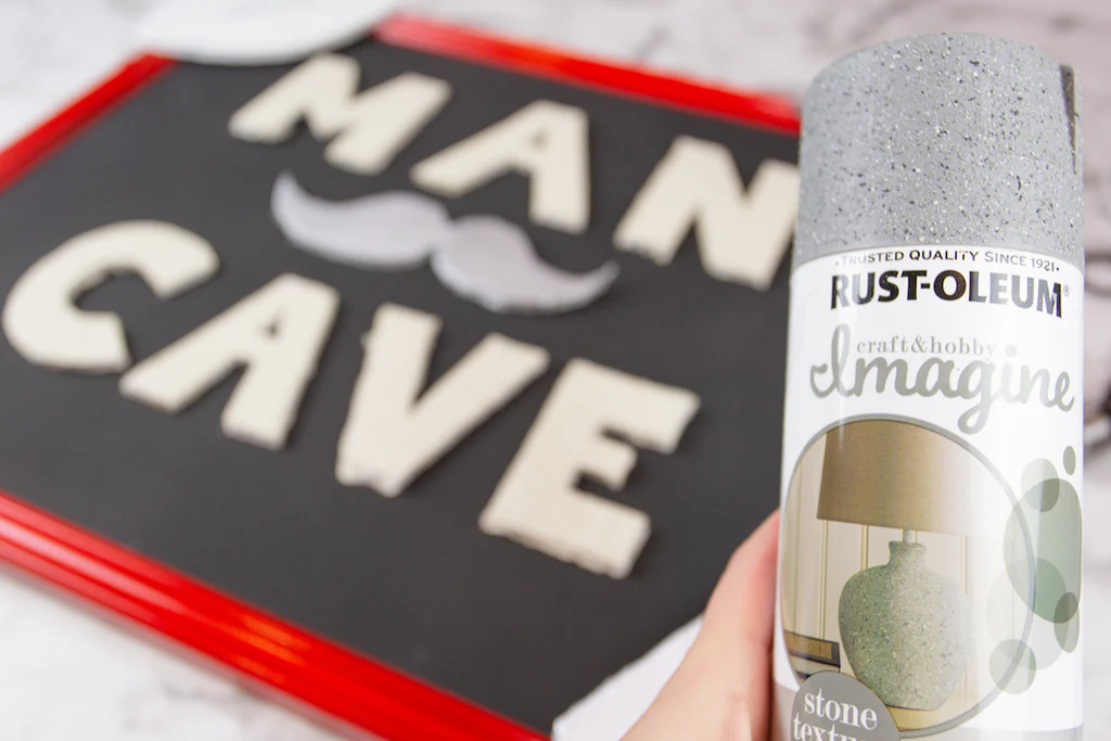Placa DIY para o Dia dos Pais em um Man Cave