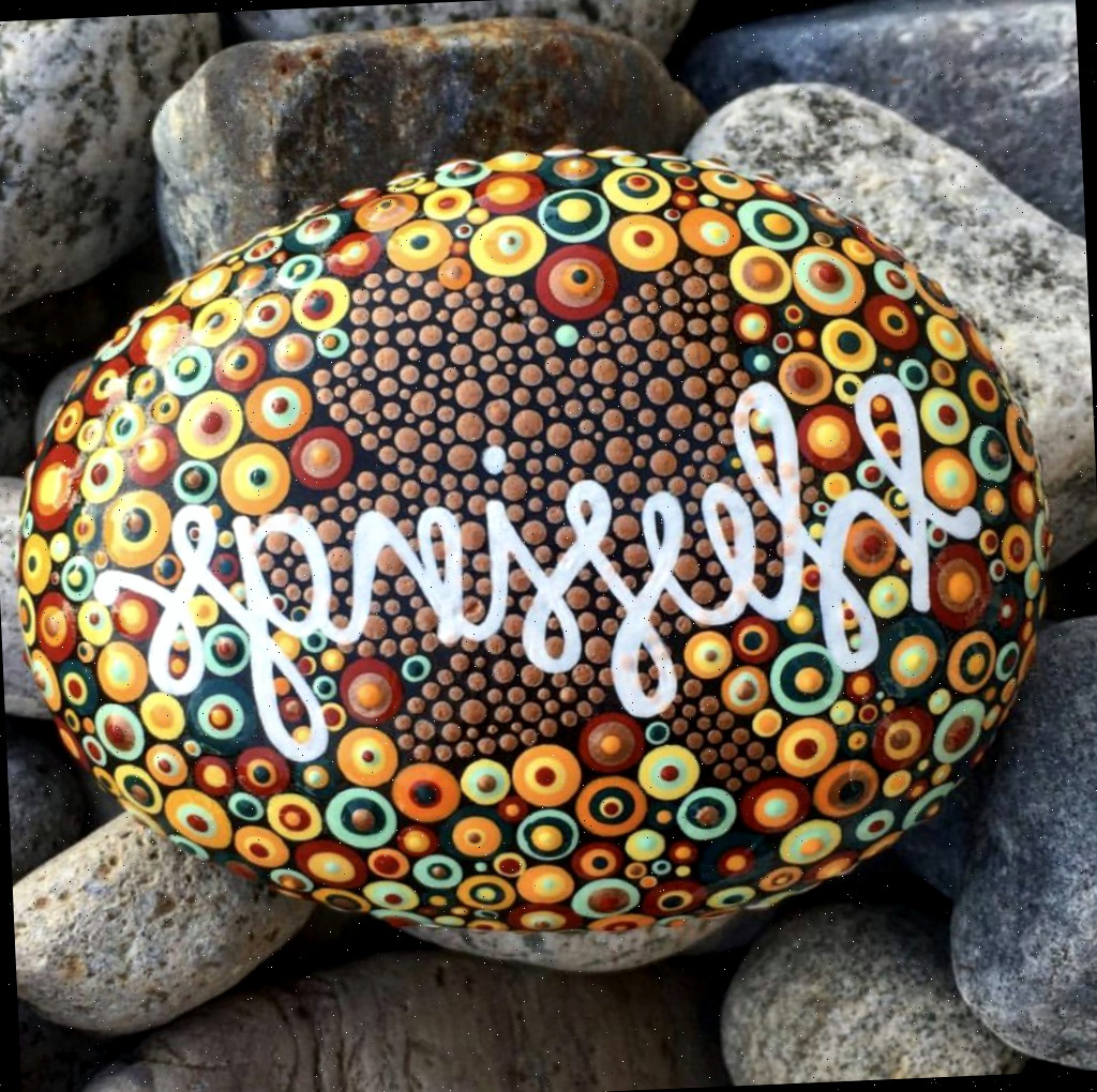 Pedra de gratidão pintada para o Dia de Ação de Graças