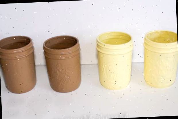 Uma xícara de café, com pote e design
