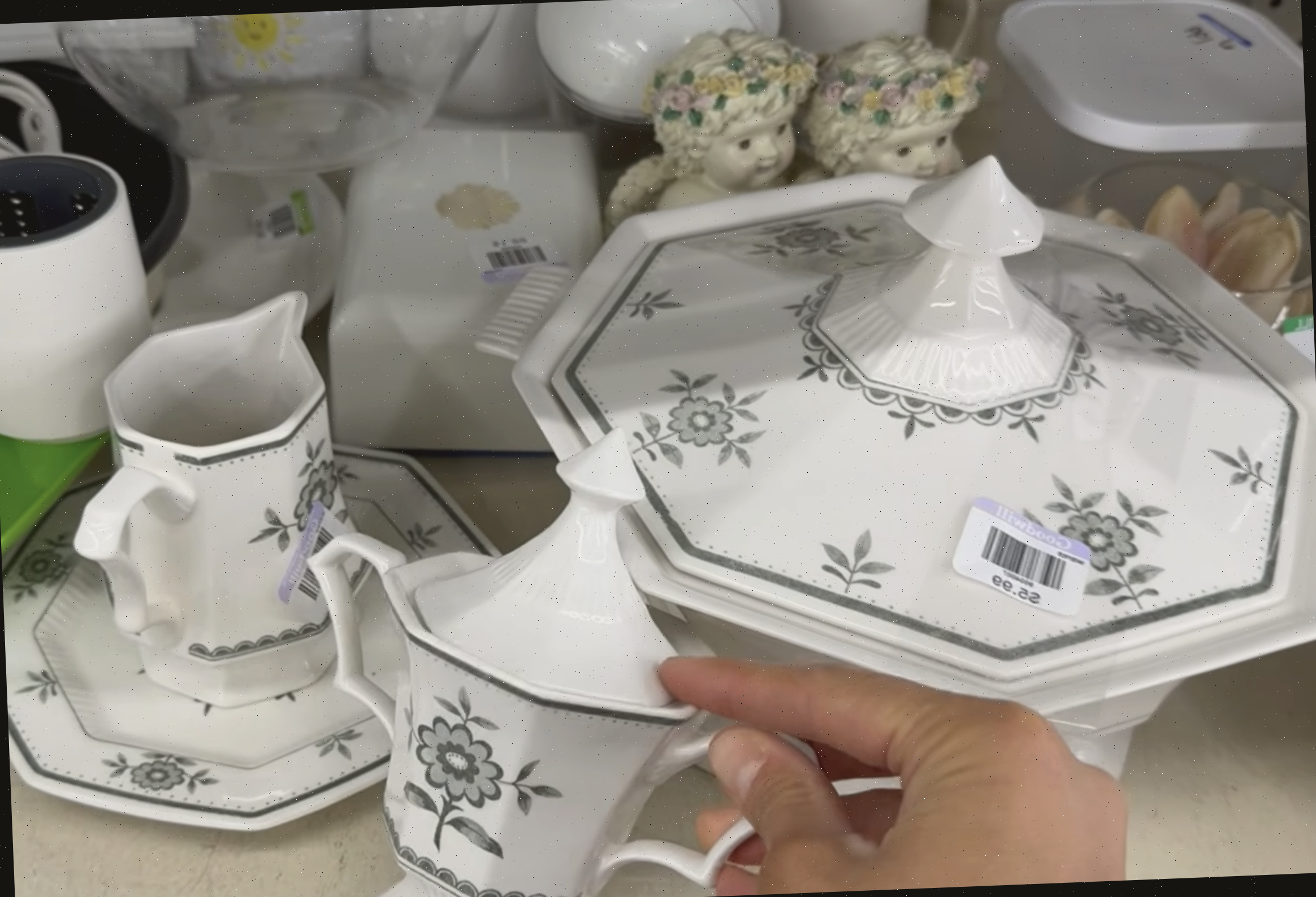 Ironstone e pratos de segunda mão