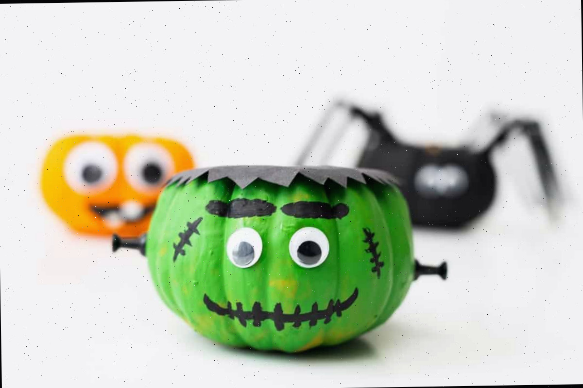 Mini abóbora do Frankenstein, abóbora com expressão engraçada, abóbora de aranha.