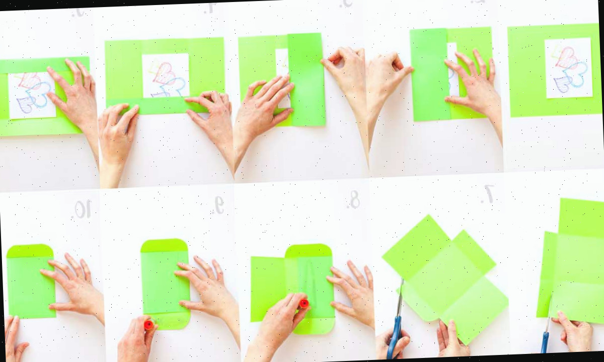 Fazendo passo a passo um envelope de bolso verde feito à mão.