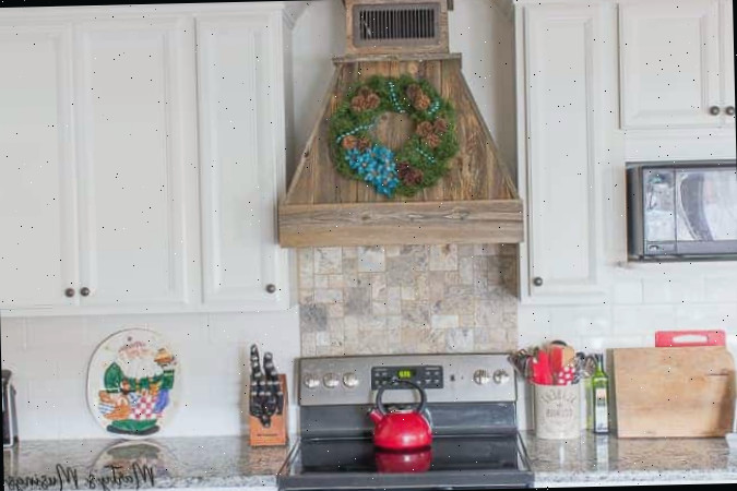Decoração de Cozinha de Natal Rústica com Acentos Aqua e Vermelho