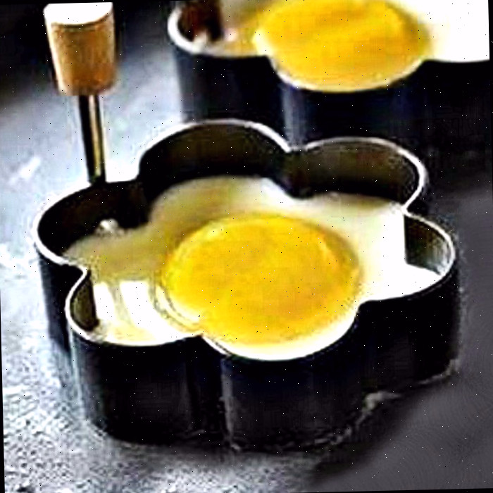 ovos moldados em flores com cortadores de biscoito Seja criativo com ovos moldados em cortadores de biscoito