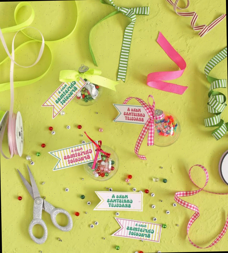 Kit de Pulseira em um Enfeite: Ideia de Presente de Natal
