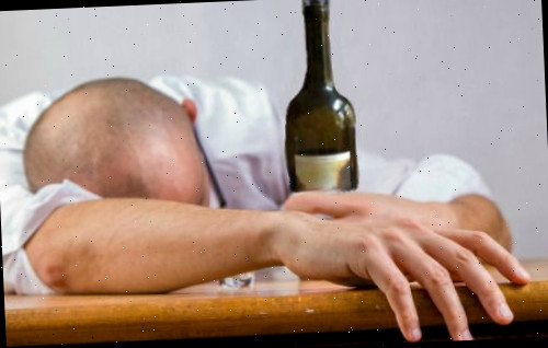 bebendo demais Não fique bêbado de vinho.