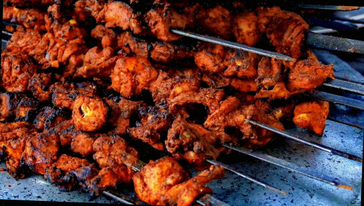 Espetinhos de frango Frango grelhado em espetinhos.