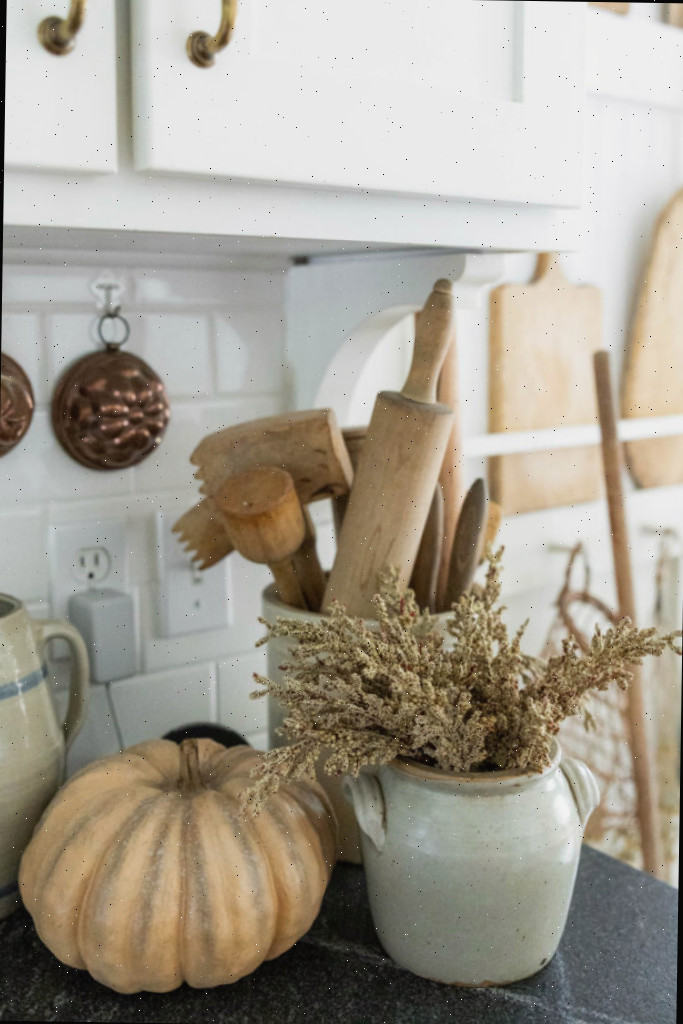 Decoração do balcão da cozinha no outono