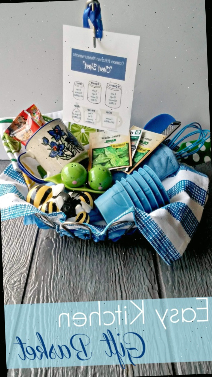 Cesta de presente com itens de cozinha para o Dia das Mães e um imprimível de ficha de dicas.