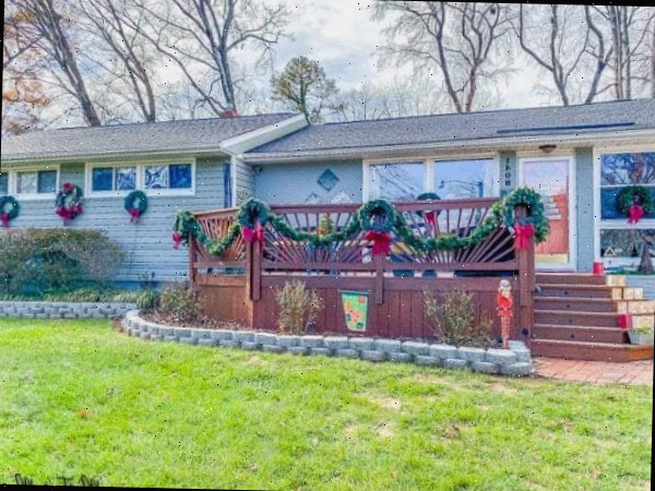 Estas 5 sugestões simples e acessíveis para ornamentar o exterior durante o Natal envolvem aproveitar o que você já possui com elementos naturais gratuitos!