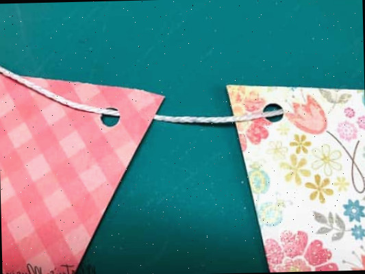 Um close-up de um pedaço de papel