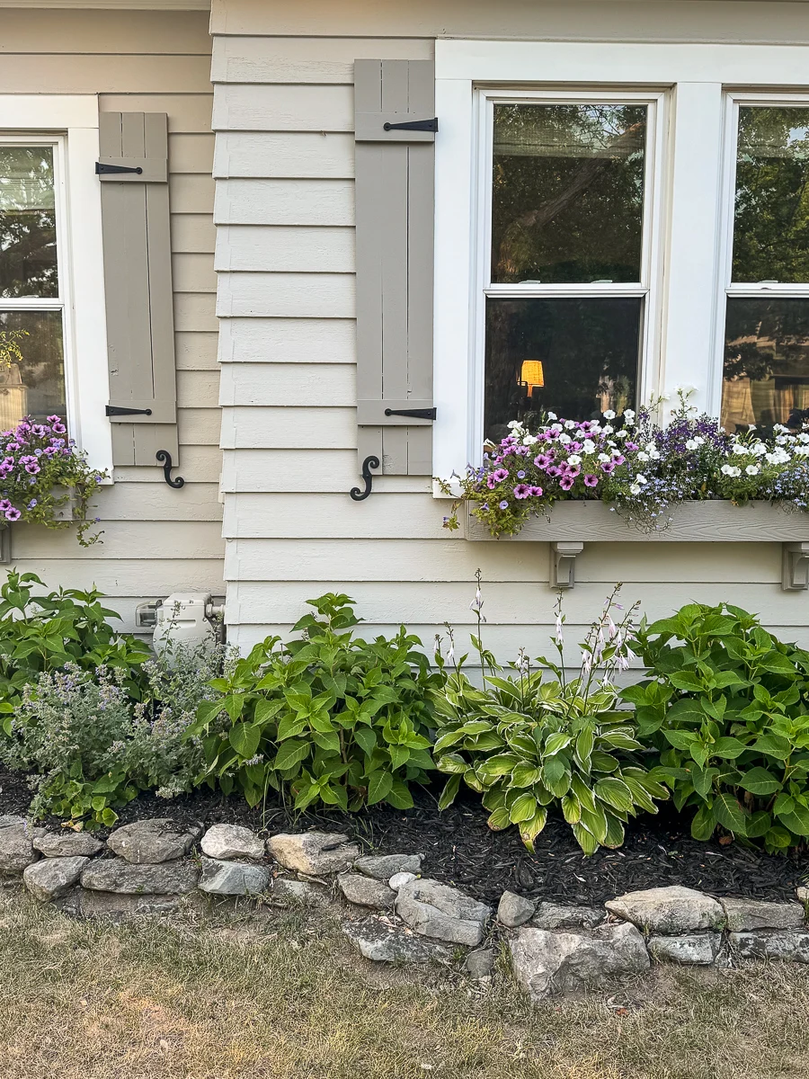 Exterior da casa em estilo chalé
