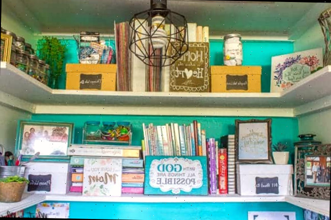 Trabalhe de casa, mas não tem espaço para um escritório? Descubra como converter um closet em um escritório em casa (além de todos os detalhes sobre a organização da sala de artesanato!)