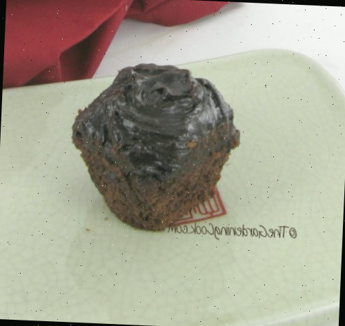 Hora do bolo de chocolate! doce de porção única de bolo de chocolate.
