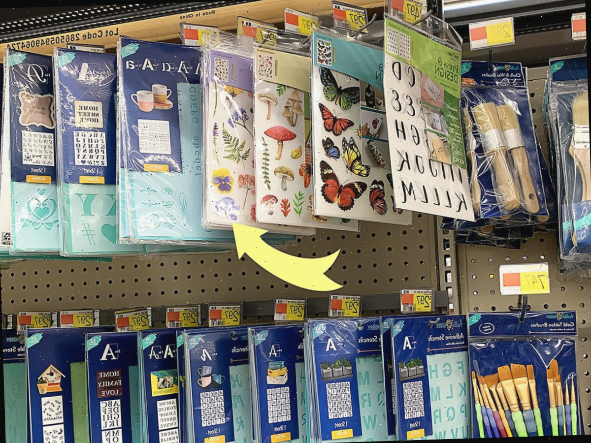Encontre transfers na seção de suprimentos de artesanato do Walmart.